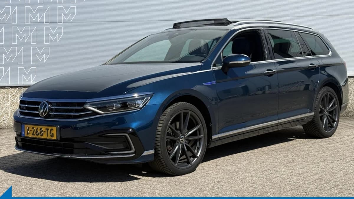 Volkswagen Passat — foto 1