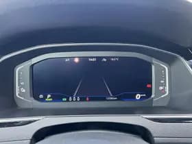 Volkswagen Passat thumbnail 32
