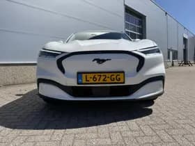 Ford Mustang thumbnail 4