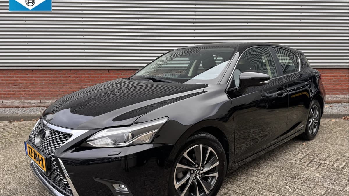 Lexus CT 200h Business Launch Edition — foto 1