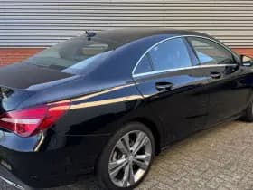 Mercedes-Benz CLA 180 Business Solution AMG thumbnail 2