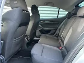 ŠKODA Octavia 1.0 e-TSI Business Edition thumbnail 7