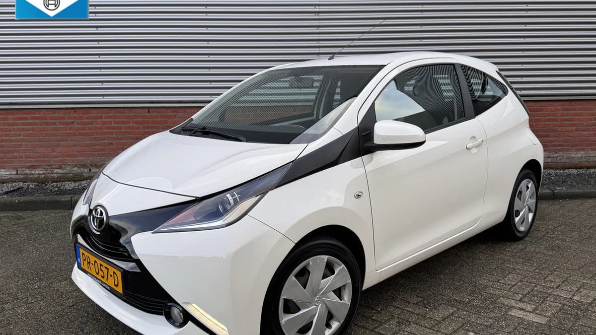 Toyota Aygo 1.0 VVT-i x-play — foto 1