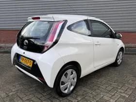 Toyota Aygo 1.0 VVT-i x-play thumbnail 2