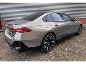 BMW 5 Serie 550e xDrive thumbnail 2