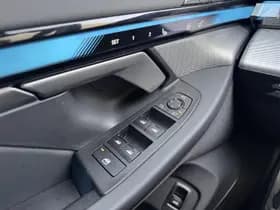 BMW 5 Serie 550e xDrive thumbnail 14