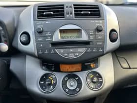 Toyota RAV4 thumbnail 15