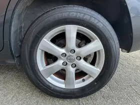 Toyota RAV4 thumbnail 21