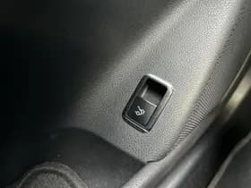 Mercedes-Benz CLA 180 Business Solution AMG Upgrade Edition thumbnail 9