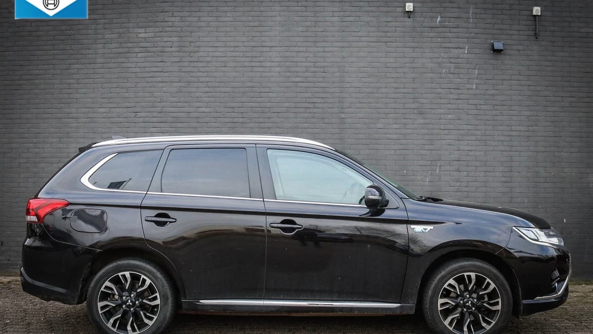 Mitsubishi Outlander — foto 1