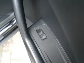 Volkswagen T-Roc 1.5 TSI Life Business thumbnail 30