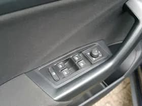 Volkswagen T-Roc 1.5 TSI Life Business thumbnail 33