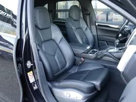 Porsche Cayenne 3.0 S E-Hybrid thumbnail 2