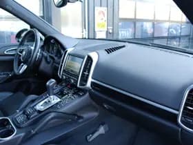 Porsche Cayenne 3.0 S E-Hybrid thumbnail 5