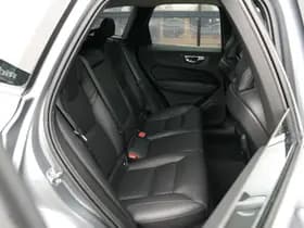 Volvo XC60 2.0 B5 Momentum Pro thumbnail 24