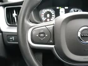 Volvo XC60 2.0 B5 Momentum Pro thumbnail 31