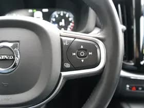 Volvo XC60 2.0 B5 Momentum Pro thumbnail 32