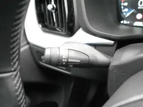 Volvo XC60 2.0 B5 Momentum Pro thumbnail 33