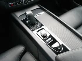 Volvo XC60 2.0 B5 Momentum Pro thumbnail 34