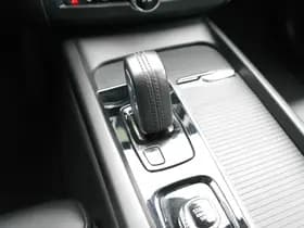 Volvo XC60 2.0 B5 Momentum Pro thumbnail 36