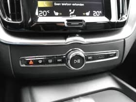 Volvo XC60 2.0 B5 Momentum Pro thumbnail 37