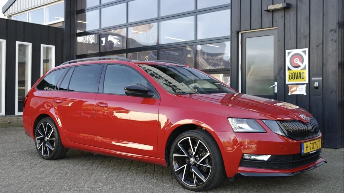 Škoda Octavia Combi 1.5 TSI Greentech Sport Business Automaat — foto 1