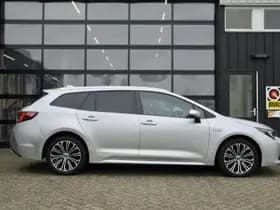 Toyota Corolla Touring Sports 1.8 Hybrid First Edition thumbnail 4