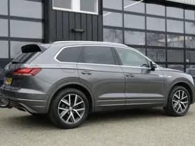 Volkswagen Touareg 3.0 TDI R-Line Automaat thumbnail 3