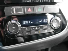 Mitsubishi Outlander thumbnail 9