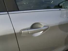 Nissan Qashqai thumbnail 16