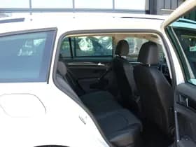 Volkswagen Golf thumbnail 36
