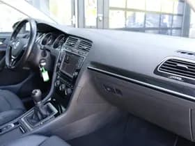 Volkswagen Golf thumbnail 5
