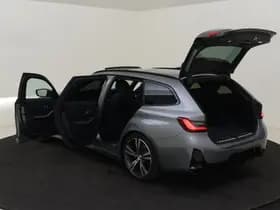 BMW 3 Serie Touring 318i M Sport / Pano / 19 inch / Adap. Cruise / Géén Afleverkost thumbnail 11
