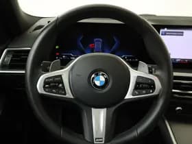 BMW 3 Serie Touring 318i M Sport / Pano / 19 inch / Adap. Cruise / Géén Afleverkost thumbnail 19