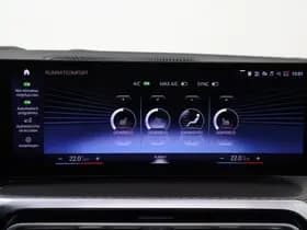 BMW 3 Serie Touring 318i M Sport / Pano / 19 inch / Adap. Cruise / Géén Afleverkost thumbnail 31