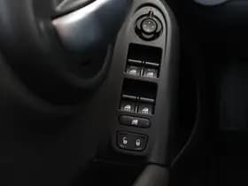 Fiat 500X 1.5 Hybrid 130pk DCT7 RED thumbnail 27