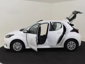 Toyota Yaris thumbnail 10