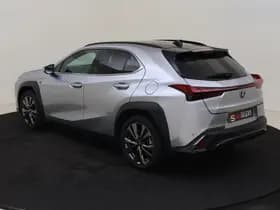 Lexus UX thumbnail 3