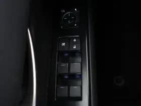 Lexus UX thumbnail 22