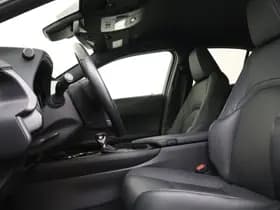 Lexus UX thumbnail 31