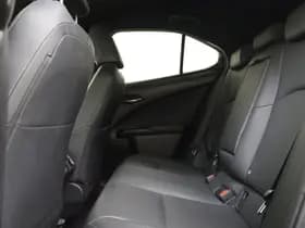 Lexus UX thumbnail 32