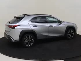 Lexus UX thumbnail 5