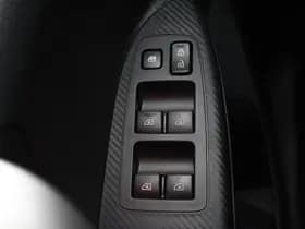 Mitsubishi Eclipse Cross 2.4 PHEV Black Edition thumbnail 22