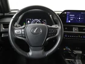 Lexus UX 250h F Sport Line thumbnail 32