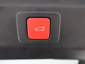 Peugeot 3008 1.2 Hybrid 136 GT thumbnail 37