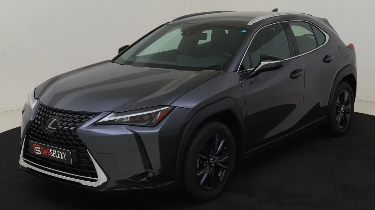 Lexus UX — foto 1