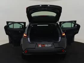 Lexus UX thumbnail 12