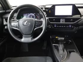 Lexus UX thumbnail 18