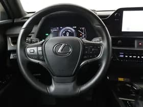 Lexus UX thumbnail 19