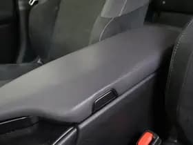 Lexus UX thumbnail 28